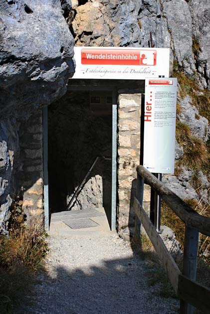 39_Eingang_Wendelsteinhoehle_0369
