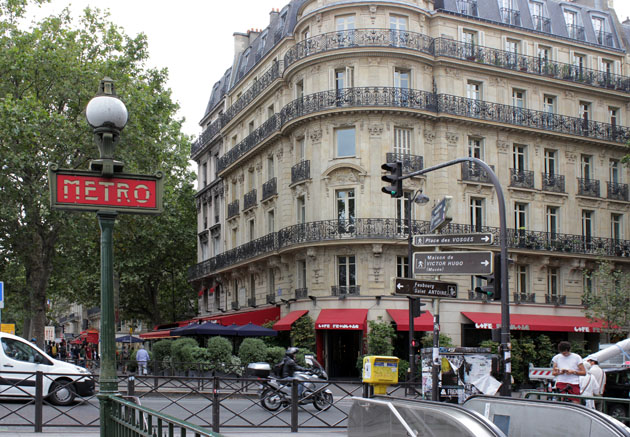 0_064_2361_Metro_Bastille
