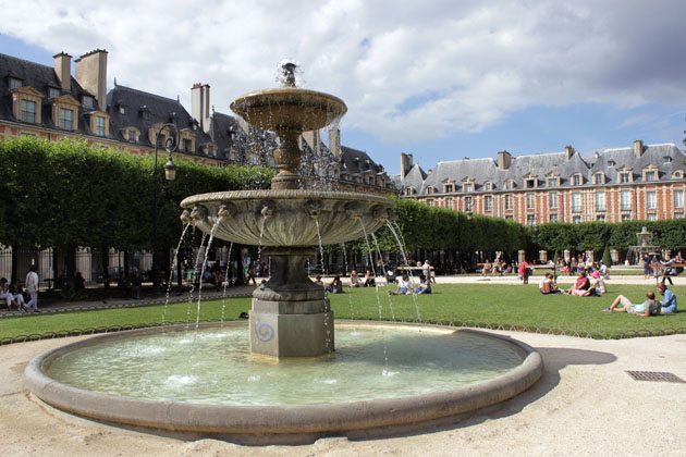 0_065_2364_Place_des_Vosges
