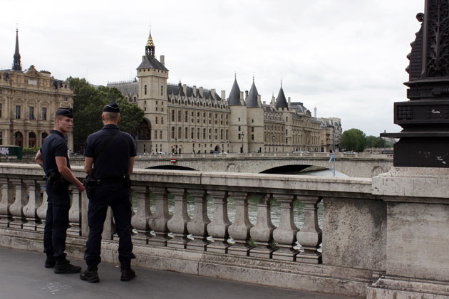 0_194_3156_Conciergerie