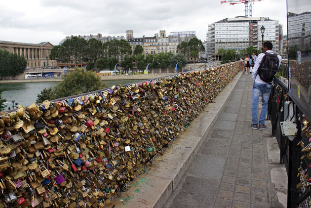 0_201_3167_Place_Pont-Neuf