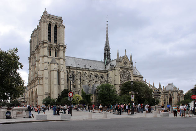 0_205_3176_Notre_Dame