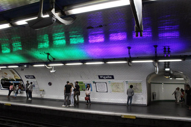 2_38_3292_Metro_Pigalle