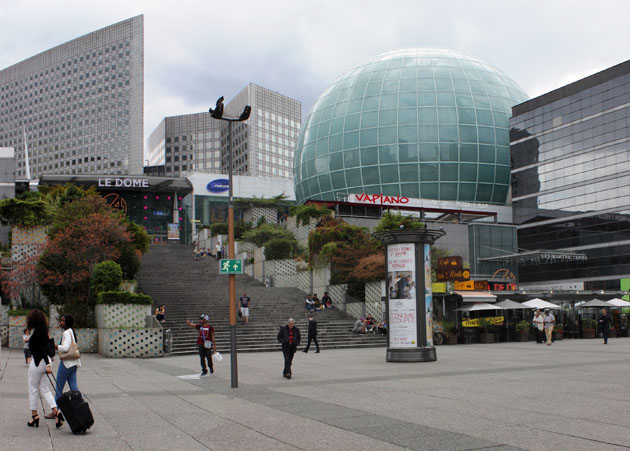 6_01_2262+63_La_Defense_Dome_IMAX