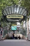 0_011_2044_Metro_Abbesses